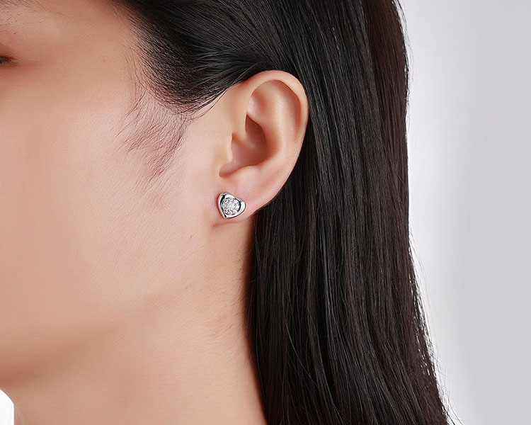 small heart stud earrings.jpg